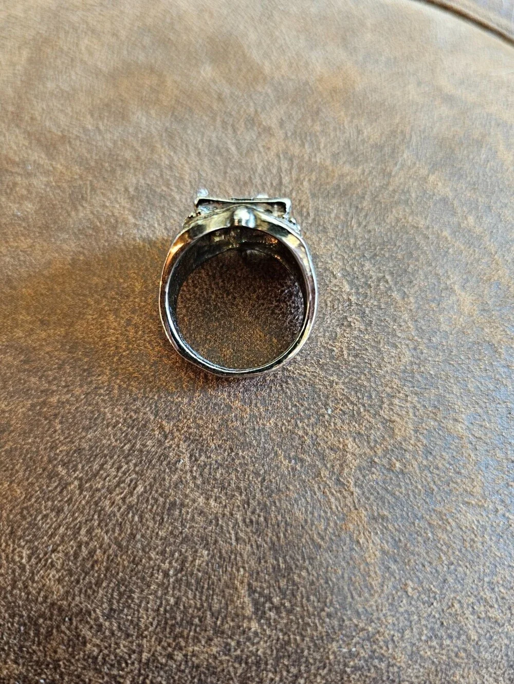 Vtg silver tone signet ring features a textured geometric square face Mens Sz 11